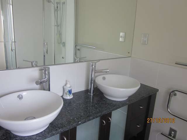 7 Noble Court Flat Bush_2