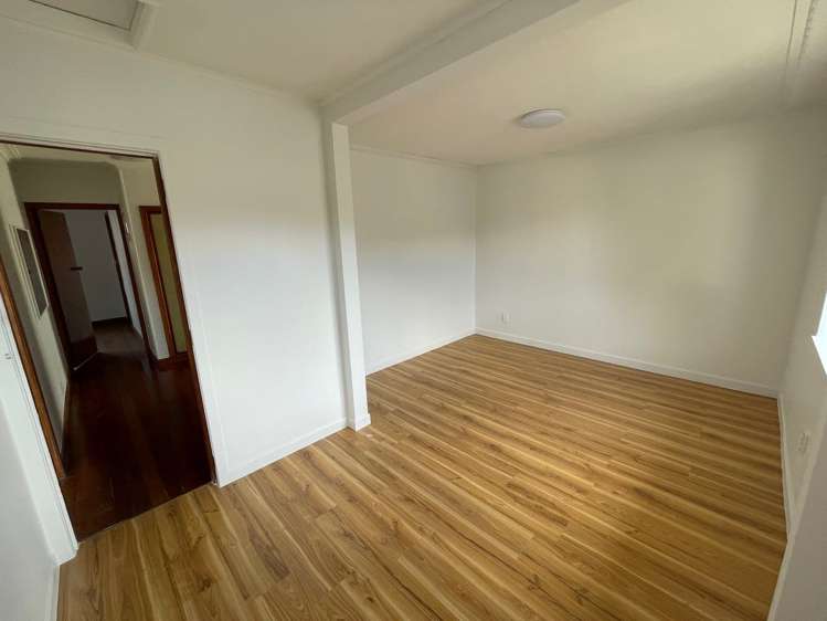 8 Brains Road Kelston_4