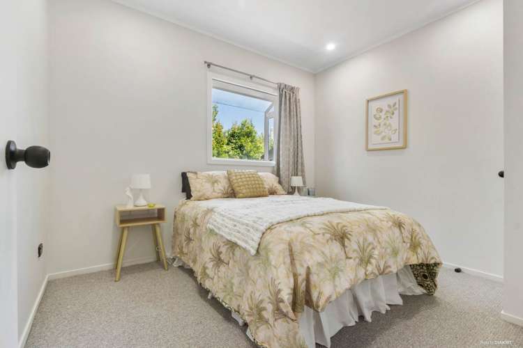 1/4022 Great North Road Glen Eden_9