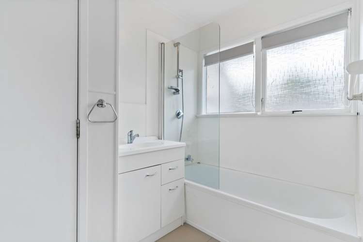 1/2 Marsden Avenue Mount Eden_13