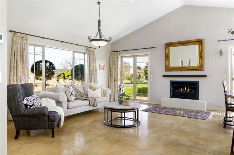 69 Wiltshire Drive Huntington_10