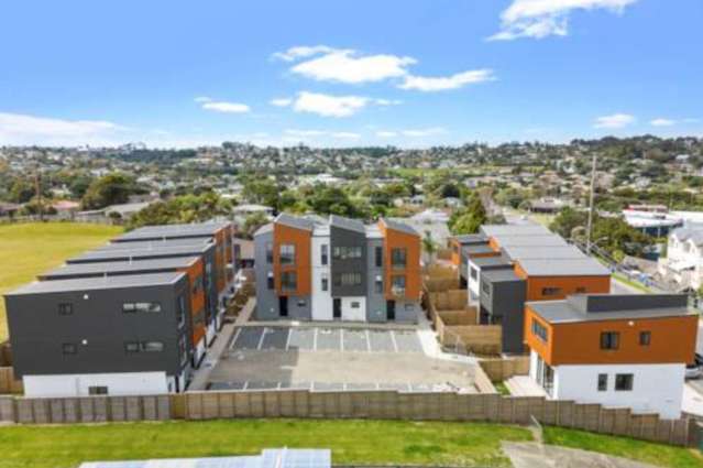 Unit 2/200 Sunnynook Road Totara Vale_3