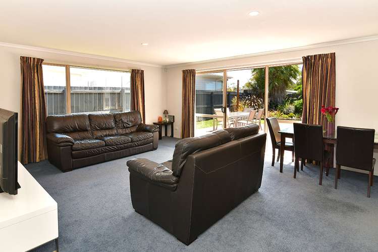 16 Aitkenhead Court Parakai_15