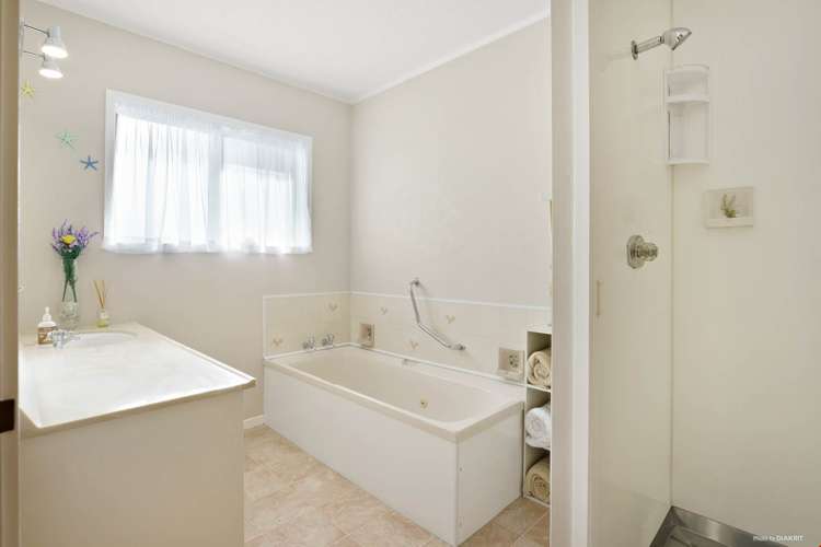 18 Muirfield Street Wattle Downs_10