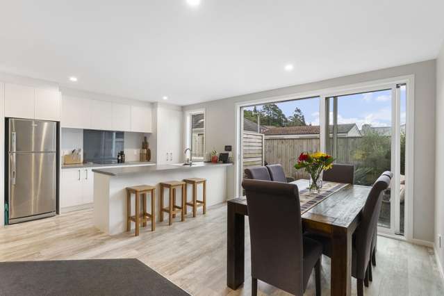 6/41 Main Road Wainuiomata_4