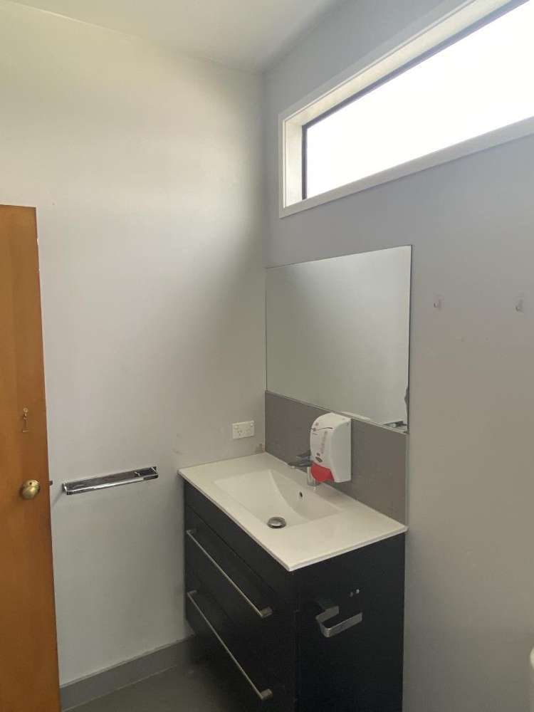 8 Freyberg Avenue 10695_9