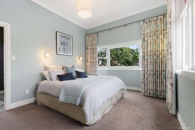 21 Hollywood Avenue Epsom_13