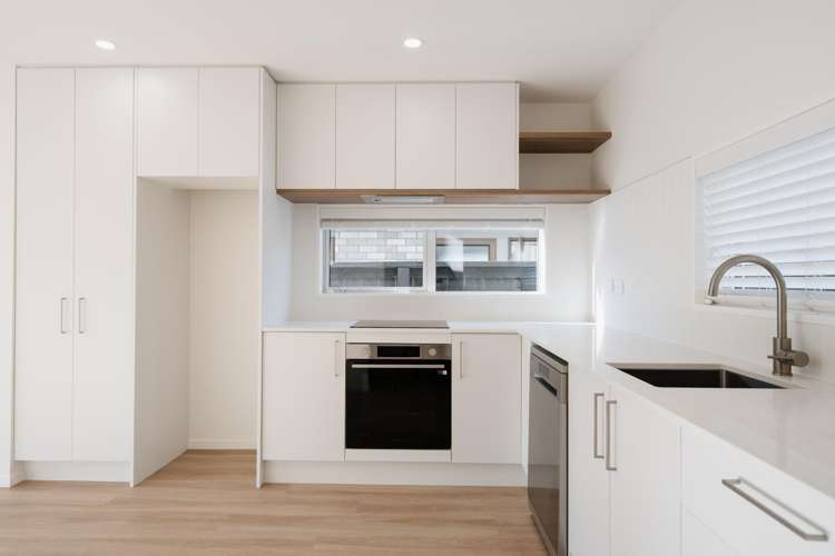 135 Grace Road_3