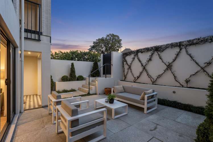 39D St Stephens Avenue_2