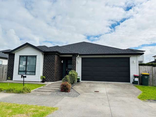 Spacious four bedroom home in Silverdale for rent