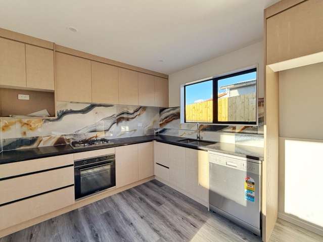 1566C Dominion Road Extension 10044_1