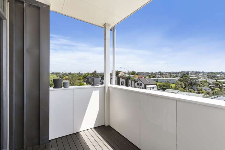 3/15 Chivalry Road Glenfield_13