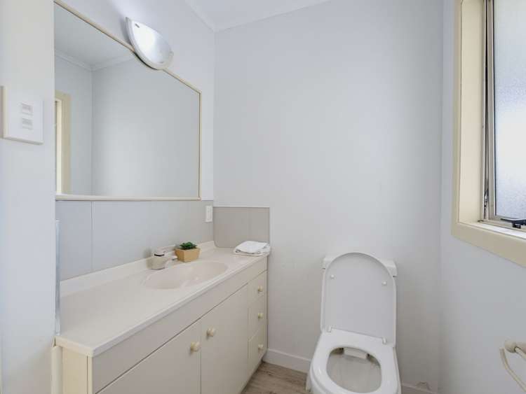 50A Holland Street Glenholme_10
