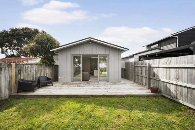 208A Queens Drive Lyall Bay_3