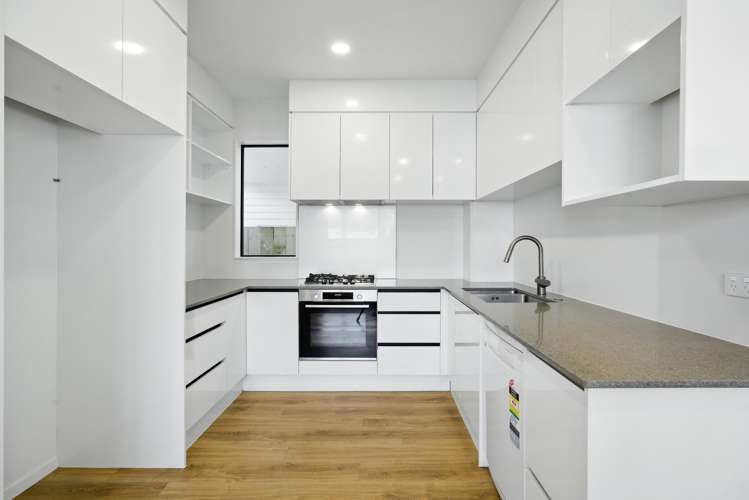 43a Fitzherbert Avenue West Harbour_11