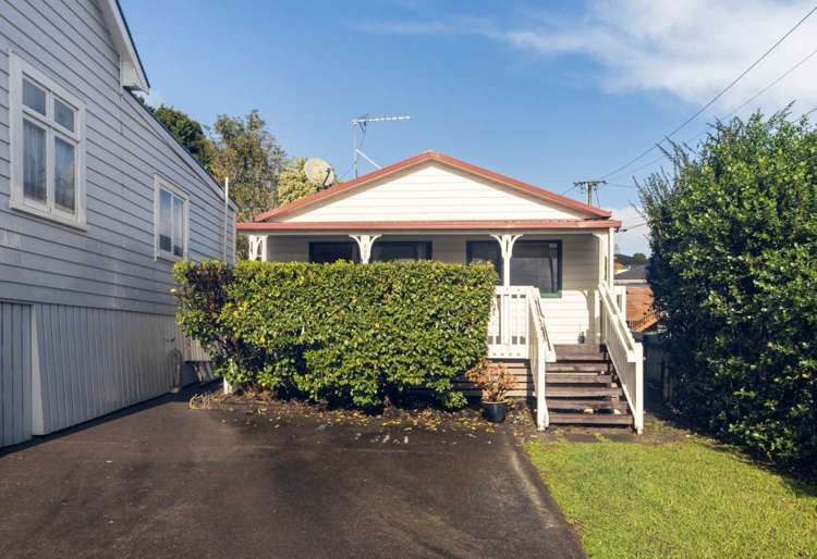 408A West Coast Road_0