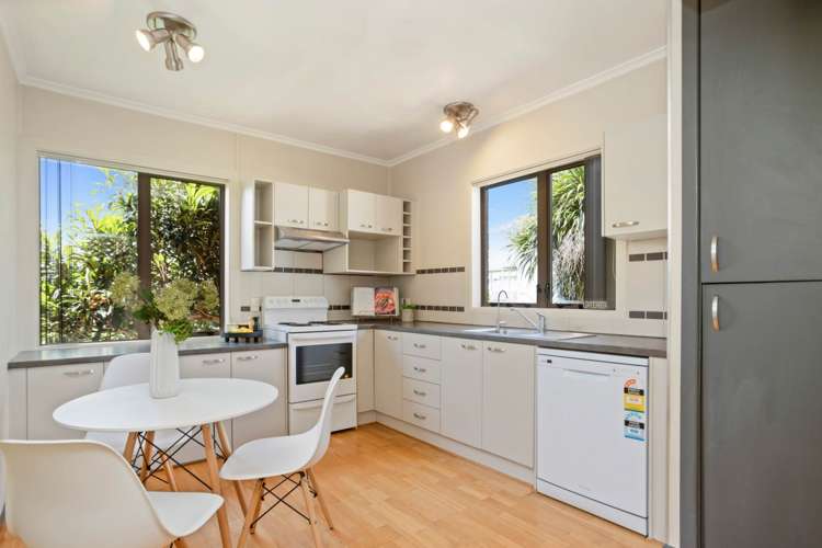 2/221 Mount Smart Road Onehunga_4