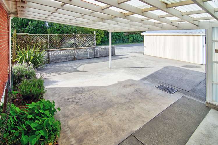 248 High Street North Carterton_16