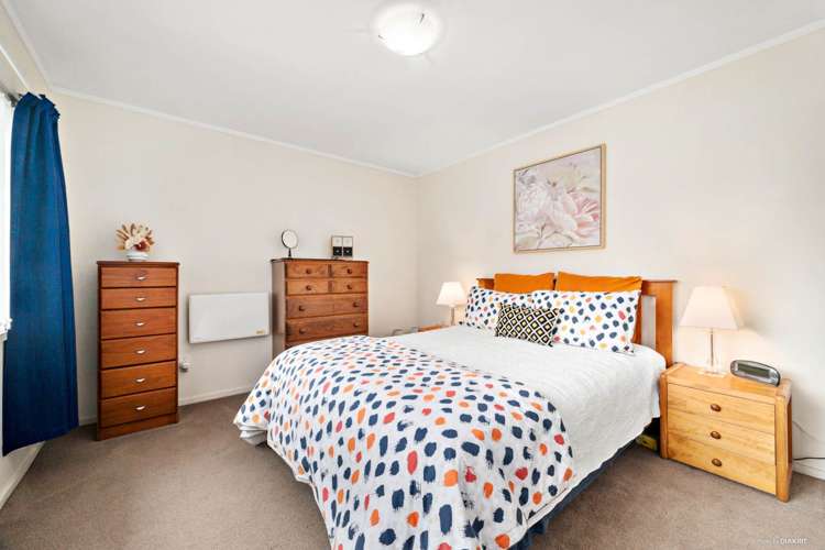 1/708 Beach Road Browns Bay_10