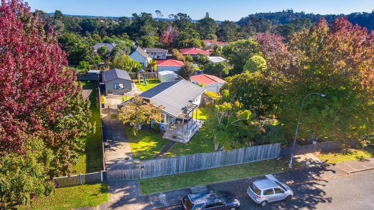 8 Crocombe Crescent Beach Haven_19