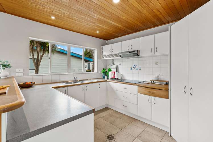 6 Donald Street Stanmore Bay_4