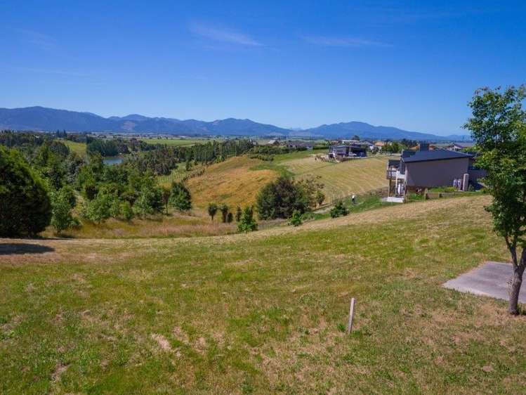 128 Marlborough Ridge Drive Fairhall_10