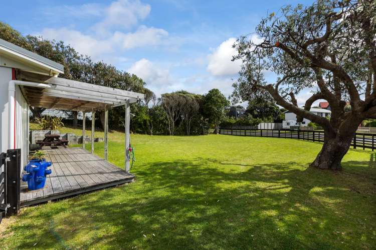 2 Hastings Street Waikanae Beach_6