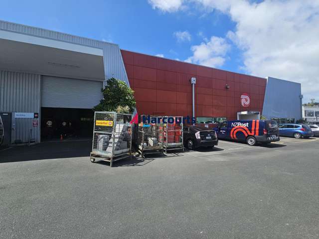 Great Industrial Facility + 40 Car Parks!