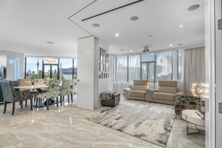 1/10 Shelly Beach Road_3