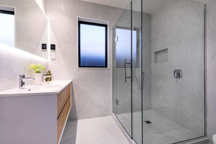 7 Frith Street Wainui_13