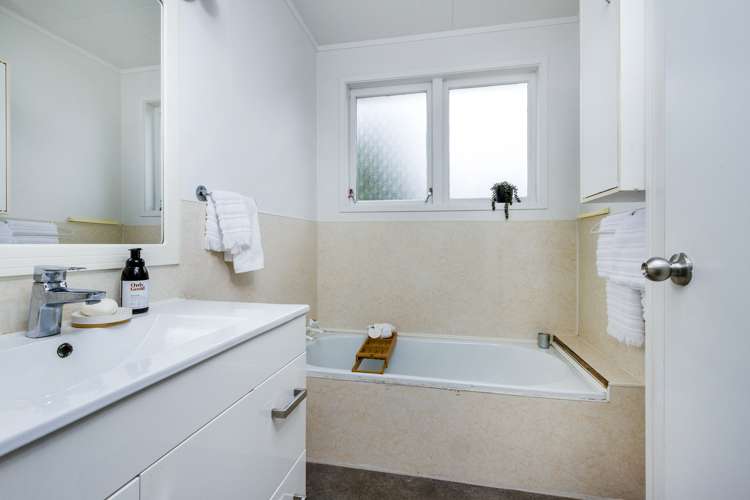 88 Glenvar Road Torbay_12