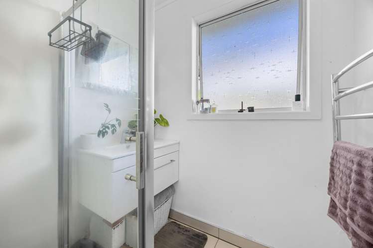 10 Hewlett Road Massey_18