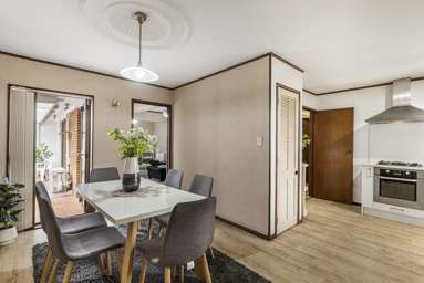 2/7 Roslyn Road_4