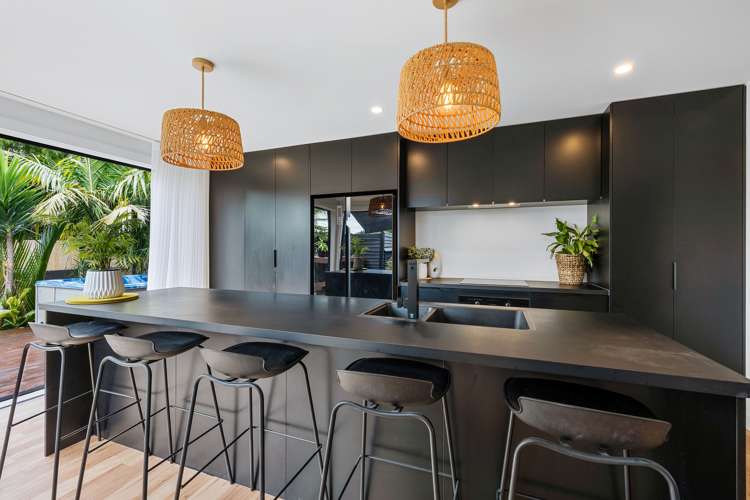 145 Seaview Road Westown_7