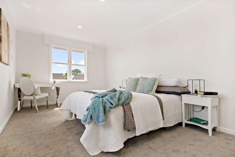 90 Golf Road New Lynn_11