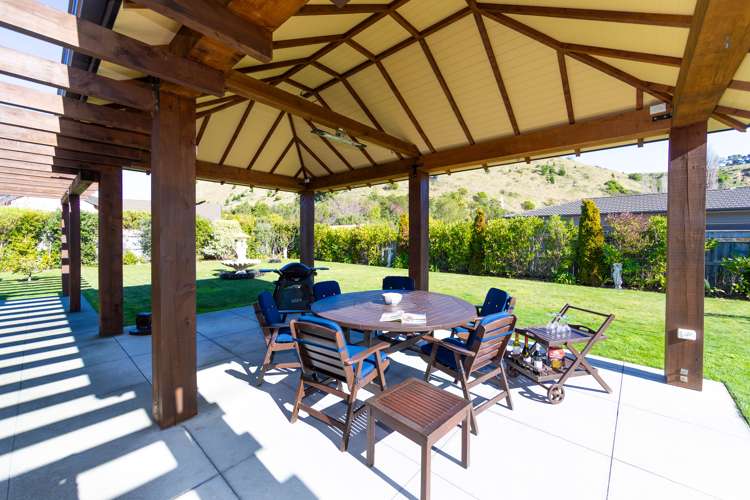 12 Oak Place Poraiti_24