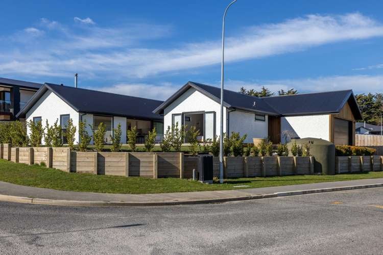23 Muriwai Drive_0