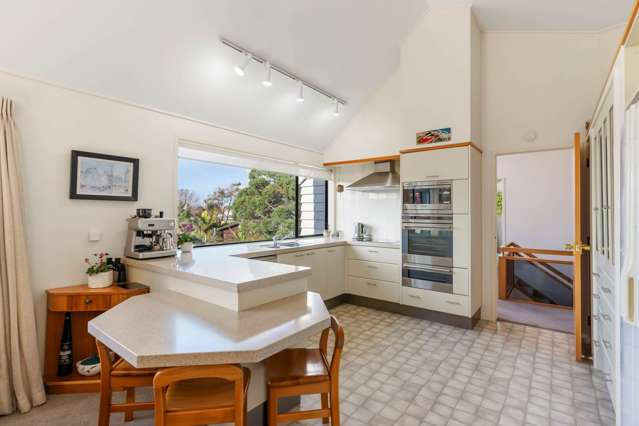 2/4 Oban Road Browns Bay_4