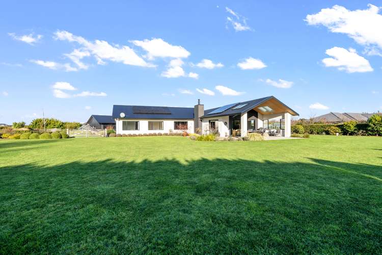 8 Lochend Close Waihopai_36