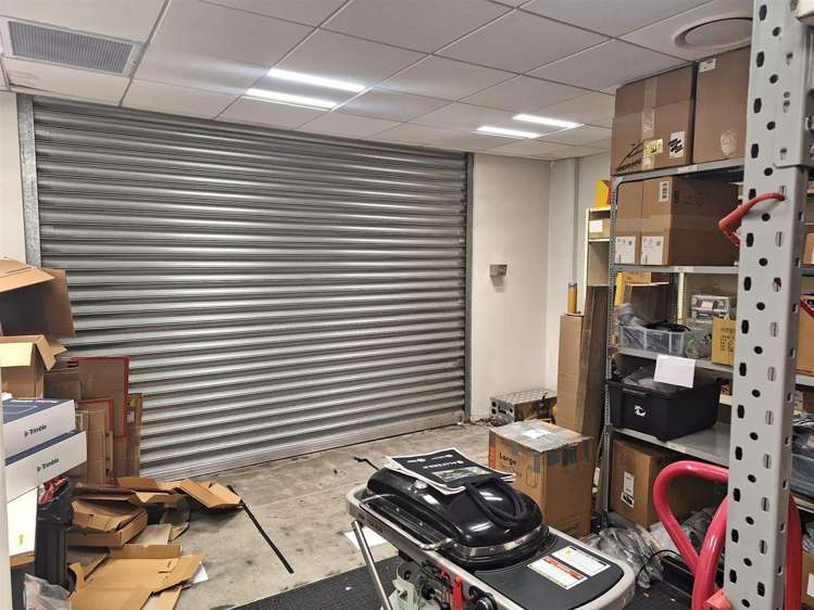 Unit 2/1 Show Place Addington_6