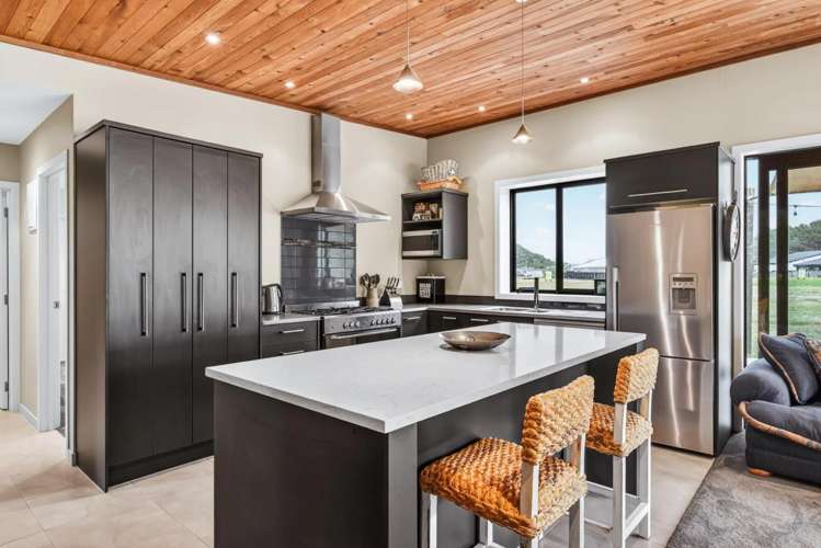 16 Wai Matangi Place 2645_1