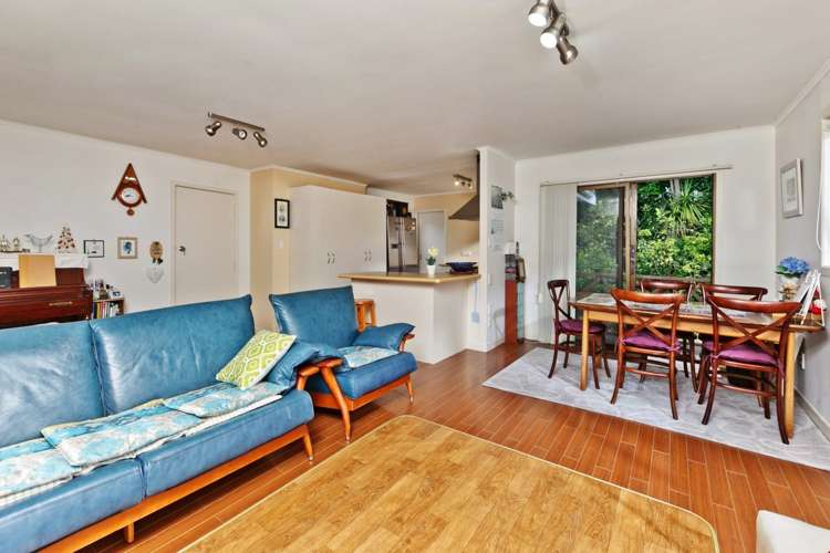 2/34 Corunna Road Milford_3