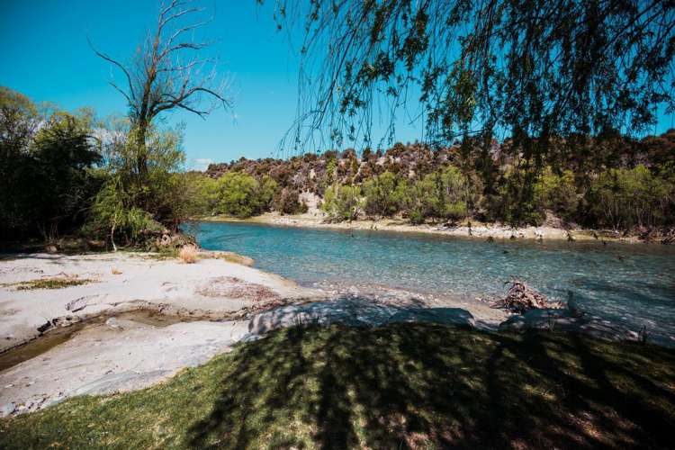 508 Lake Hawea - Albert Town Road Albert Town_21