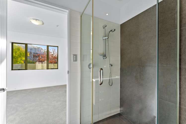 2/11 Hatfield Place Albany Heights_17