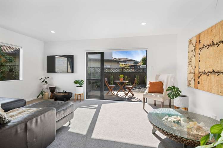 18 Esther Place Red Beach_10