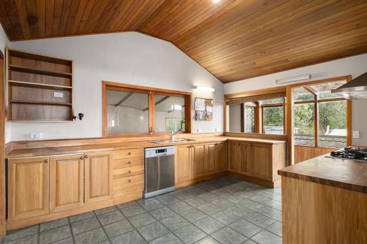 158 Owhiro Bay Parade Owhiro Bay_4