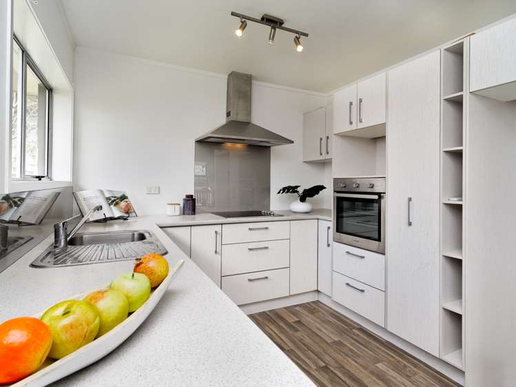 2/56 Archibald Road Kelston_11