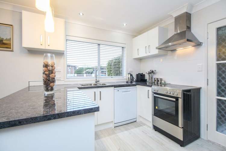 1/16 Eyre Street Henderson_13