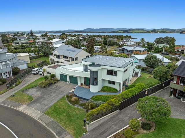 The Best of Both Worlds at Ohope Beach