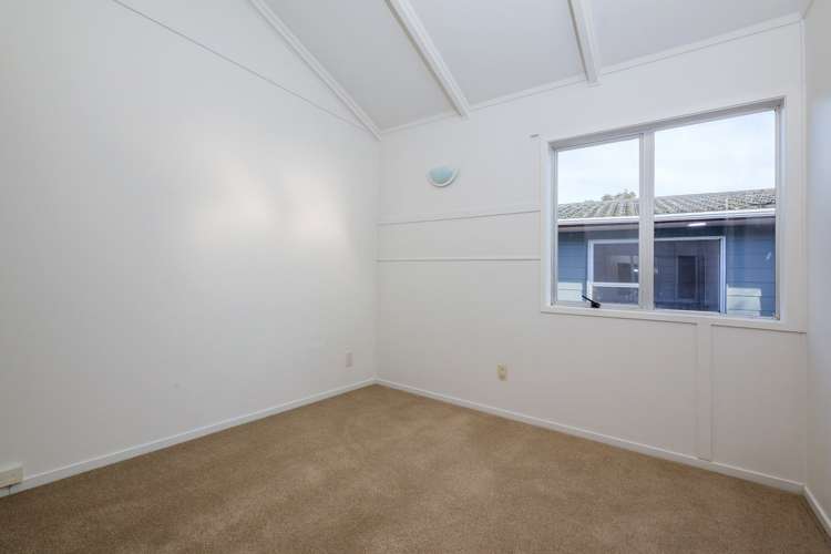 1 Surman Place Glen Eden_14